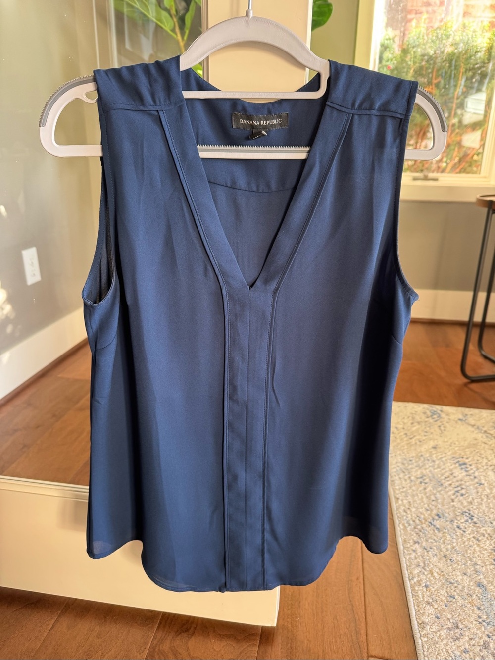 Banana Republic Navy V-Neck Sleeveless Camisole